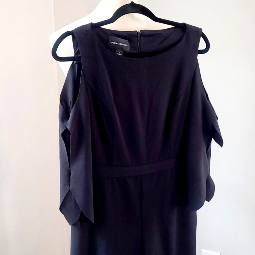 Super Cute Donna Morgan tie sleeve, cold shoulder jumpsuit in black…size 8 - Picture 5 of 10